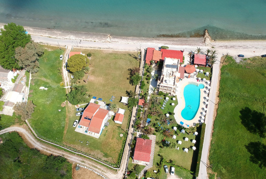 Appartementen Eveline in Roda op Corfu luchtfoto